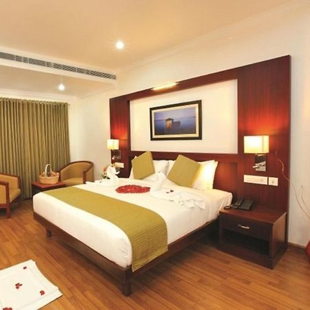 Hotel Raj Regency Nilamel Экстерьер фото