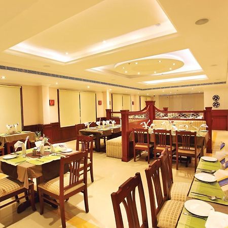 Hotel Raj Regency Nilamel Экстерьер фото