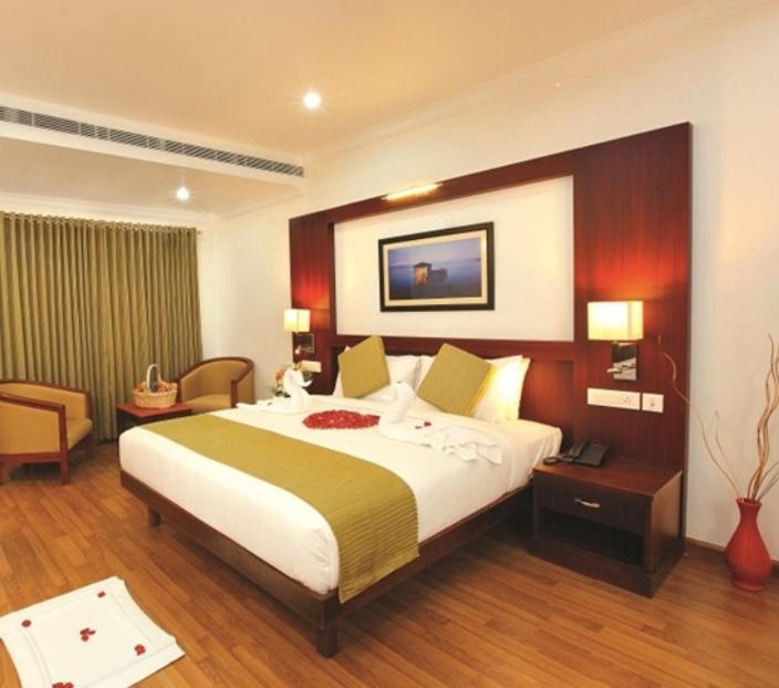 Hotel Raj Regency Nilamel Экстерьер фото