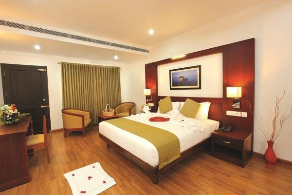 Hotel Raj Regency Nilamel Экстерьер фото