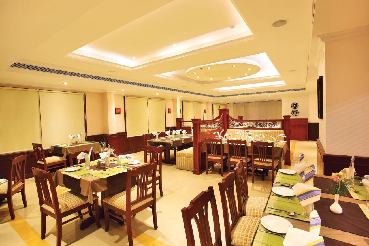 Hotel Raj Regency Nilamel Экстерьер фото