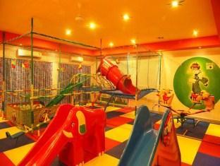 Hotel Raj Regency Nilamel Экстерьер фото